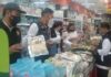 突击行动检查商店食品卫生 卫局促古达商家奉公守法