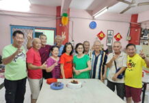 包公庙办生日会 一至三月八寿星喜庆生