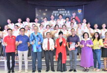 吧巴中学董事会宣誓就职礼暨教师节晚宴华语经济价值和国际地位日益提升黄小娟吁家长让子女中学继续学华文