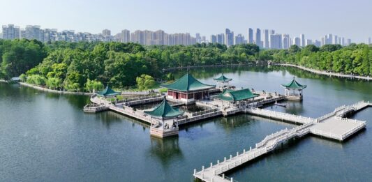 武汉东湖:城市中遇见“诗与远方”