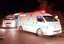 两車午夜相撞1死4重傷