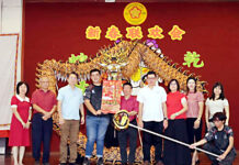 启华幼儿园新春联欢会龙狮团抡舞助兴喜洋洋