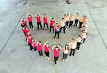 丹南中华小学欢庆教师节洋溢欢乐与感恩氛围