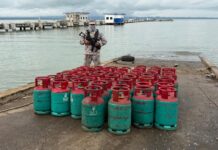 APMM rampas bot kargo bersama 54 silinder LPG bersubsidi