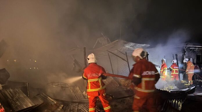 Bomba berjaya kawal kebakaran deretan lapan kedai di Tawau