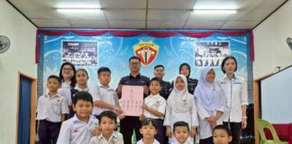 丹南育南小学举行开学礼,校长勉励学生努力进步