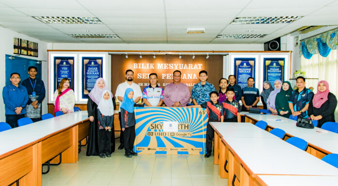 沙巴港口公司捐赠智能电视.助提升马拉瓦国小数码教育