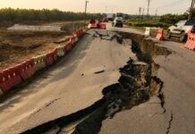 Road collapse at roundabout disrupts Sandakan-Lahad Datu link
