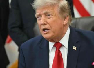 特朗普已正式通知国会重启伊朗战事