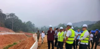 淨税收拨款虽增|慕斯达法:明年联邦财案|维持或加码沙砂发展拨款