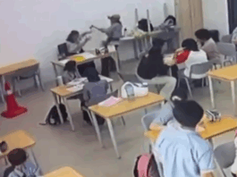 古晋国际校园暴力事件|学生持刀冲入课室攻击老师